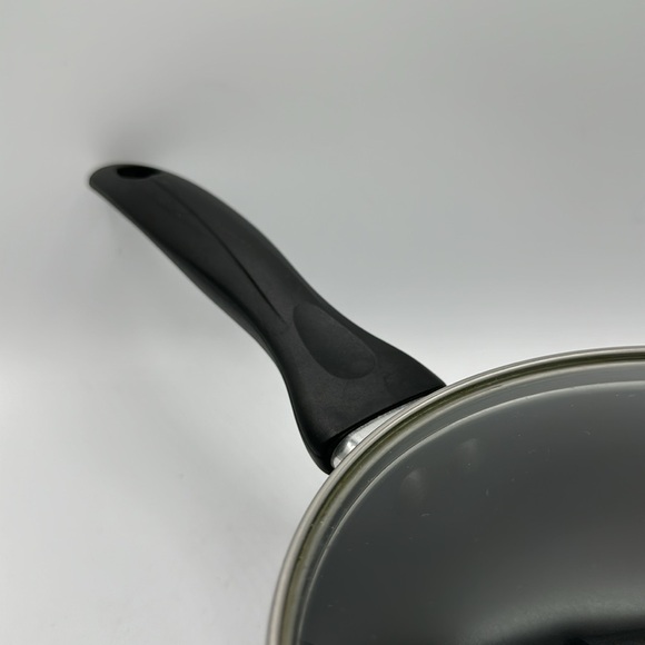 T-fal 2-quart nonstick saucepan - Picture 2 of 5